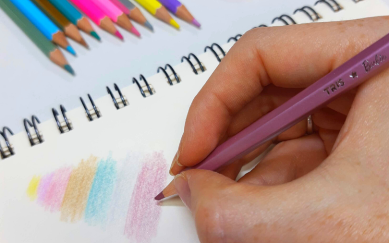 Descubra os tipos de lápis de cor e o melhor uso para cada um deles